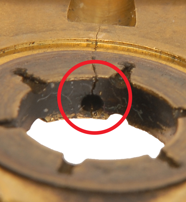 GT15-holecrack_close-up hidden dangers turbocharger failures